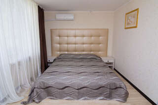 Гостиница Ярд Севастополь Апартаменты с 1 спальней и балконом-1